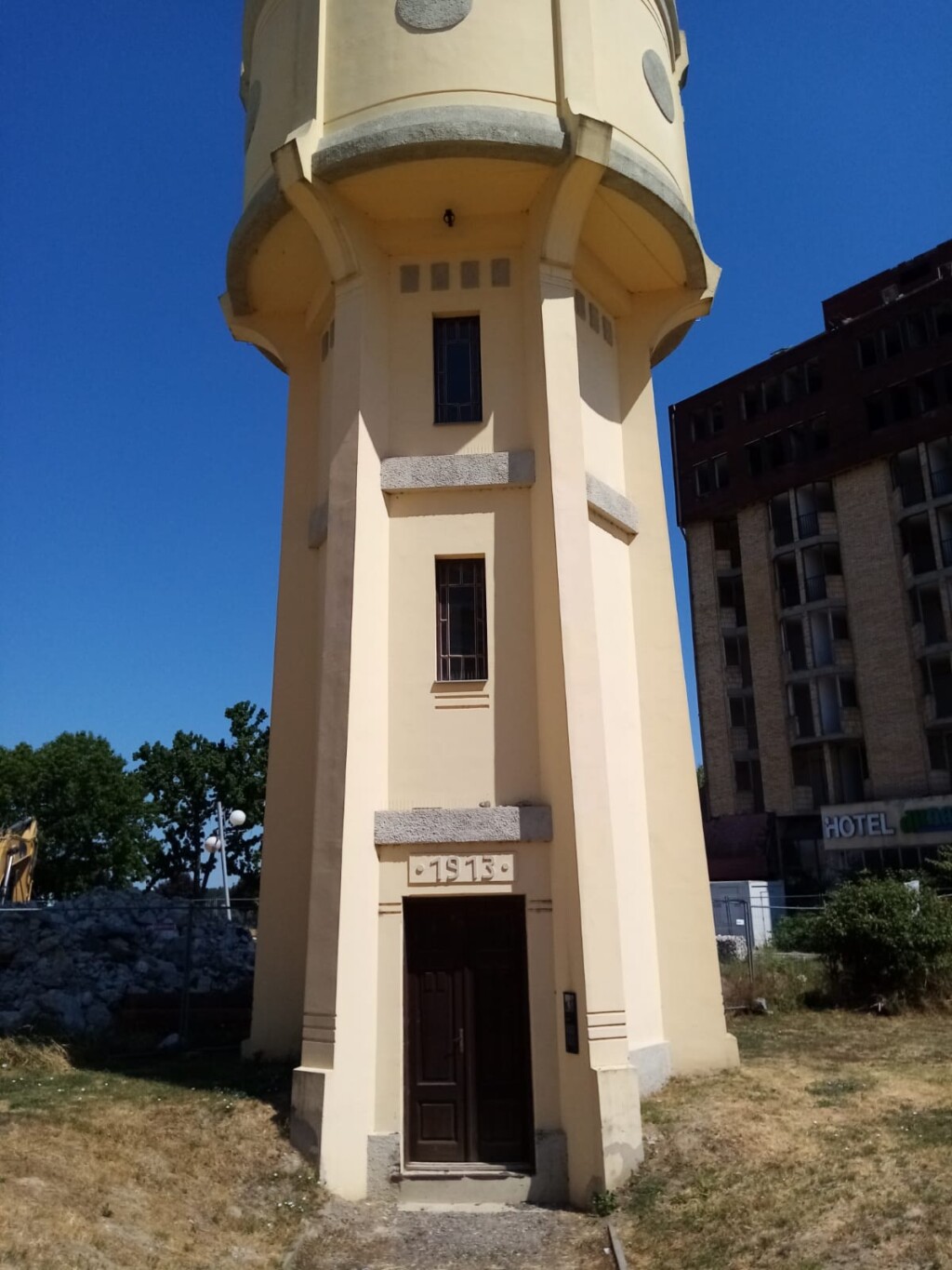 010647fa-67ab-40c1-a87b-892c58e64cc2