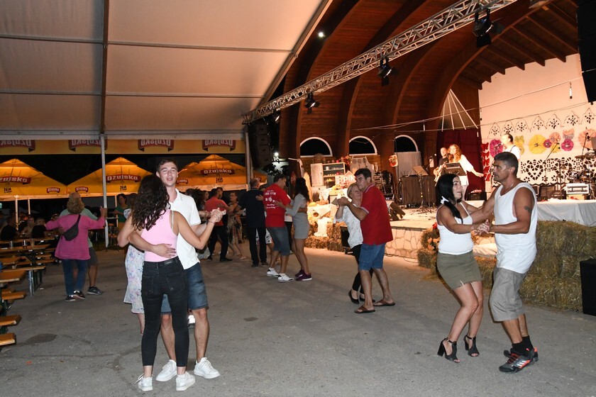 [VIDEO] U Vrbovcu se plesalo dugo u noć