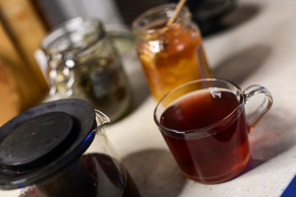 Domaći čaj s medom je najbolji topli napitak za ova hladna vremena