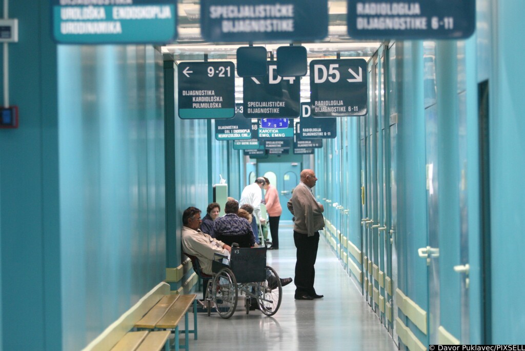 Ministarstvo zdravstva se hvali smanjenim listama čekanja, pacijenti ogorčeni