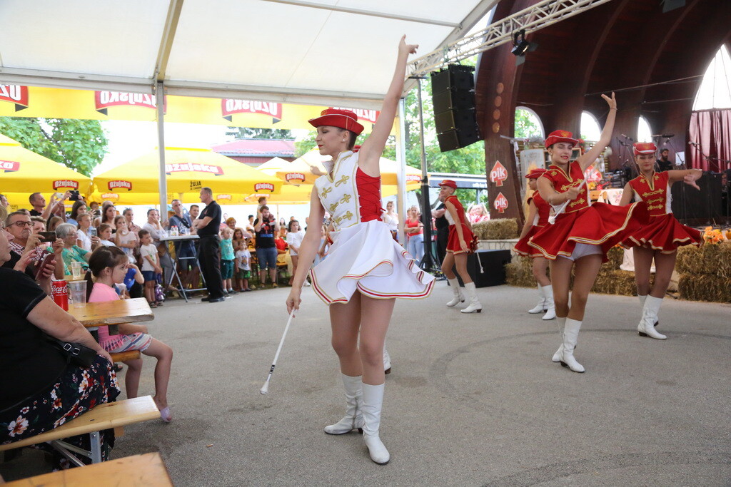 mazoretke-kajsujeli-04