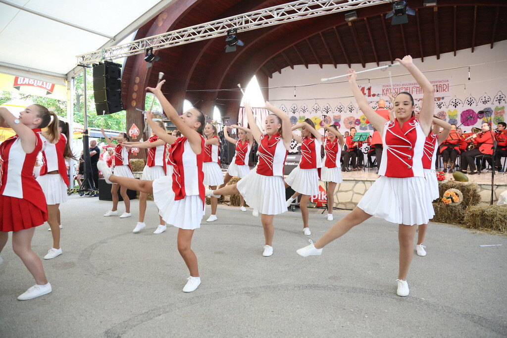 mazoretke-kajsujeli-23