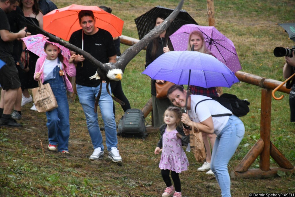 Sokolari Sv. Bavona iz Slovačke oduševili su posjetitelje na  Renesansnom  festivalu u Koprivnici