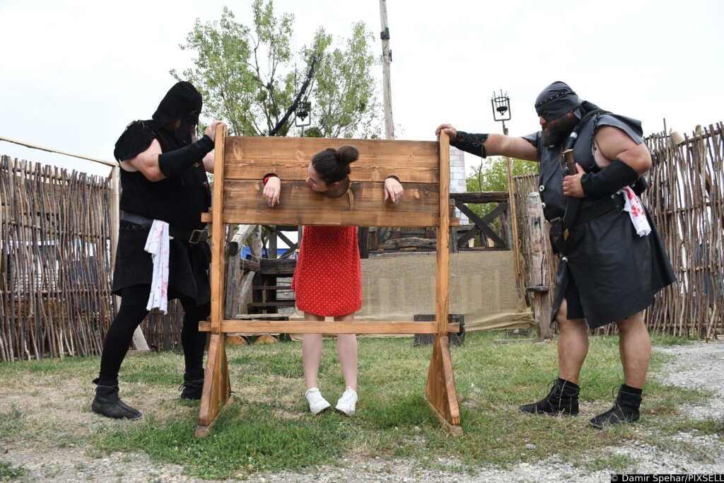 Koprivnica: Posjetitelji Renesansnog festivala mogli sudjelovati u prezentaciji torture