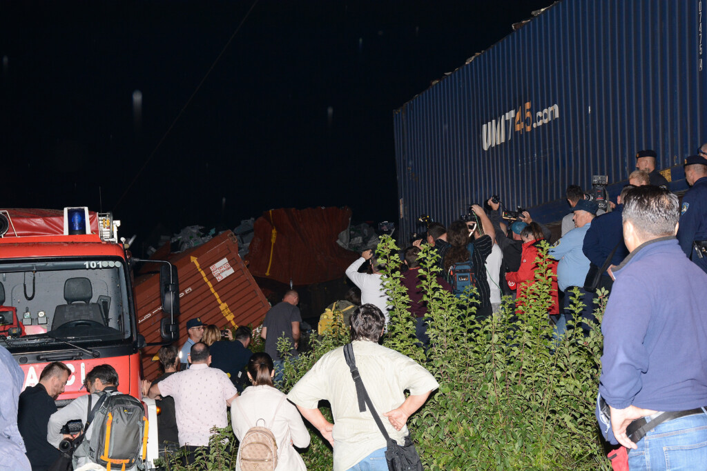 Rajić: U sudaru putničkog i teretnog vlaka poginule tri osobe, a ozlijeđeno ih je 11