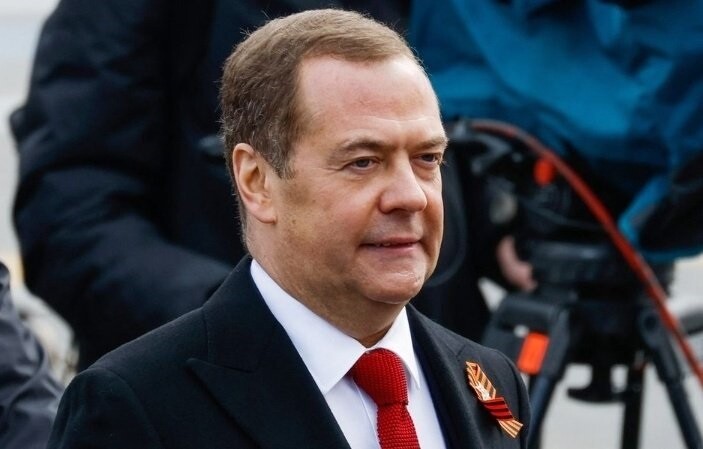 Medvedev: ‘Zbog više američkog oružja “cijela će Ukrajina gorjeti”