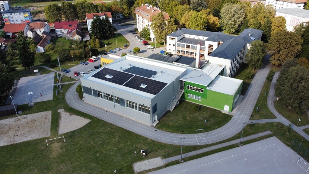 Osnovna škola Đurđevac od sada energetski neovisna: na dvorani postavljeni solarni paneli