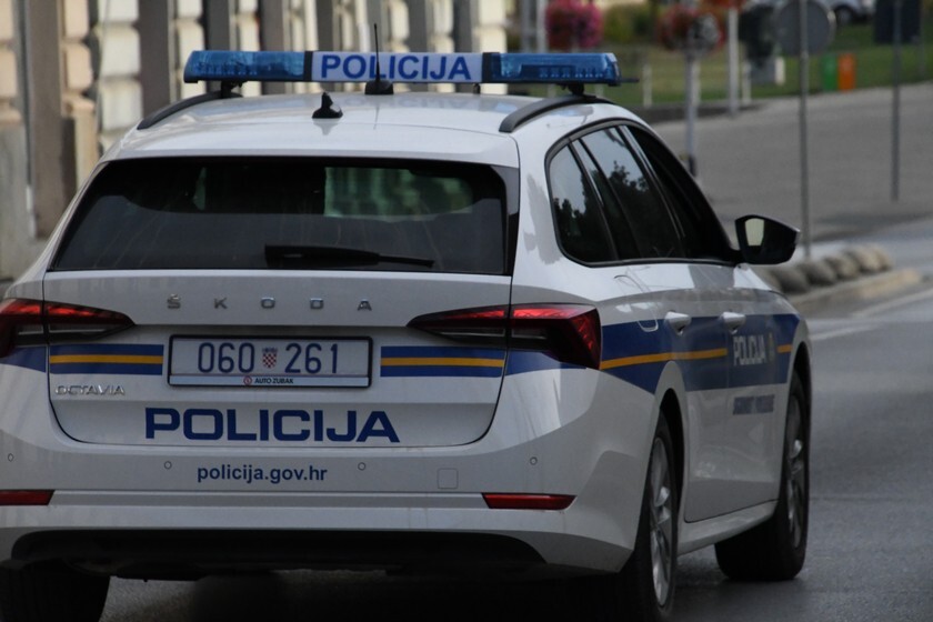 Mlada vozačica zbog neprilagođene brzine u Križevcima udarila auto ispred sebe