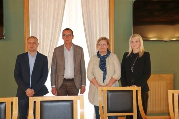 02 Potpisivanje-Sporazuma-o-preuzimanju-Građanskog-odgoja-i-obrazovanja-s-Gr