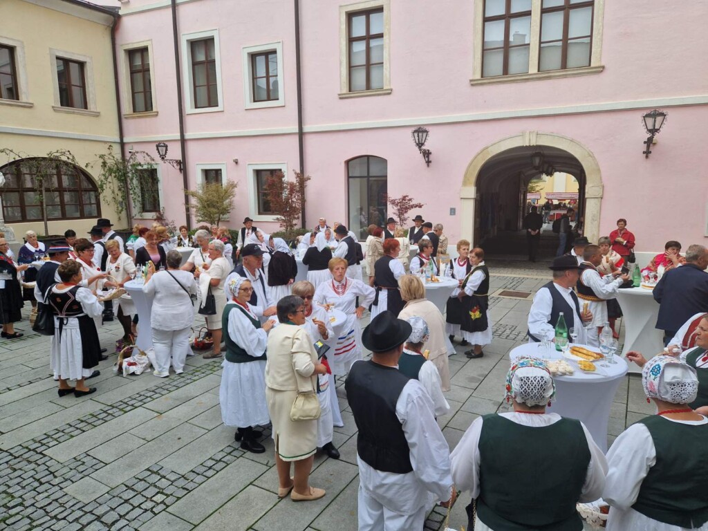 Mimohod_umirovljenika (11)