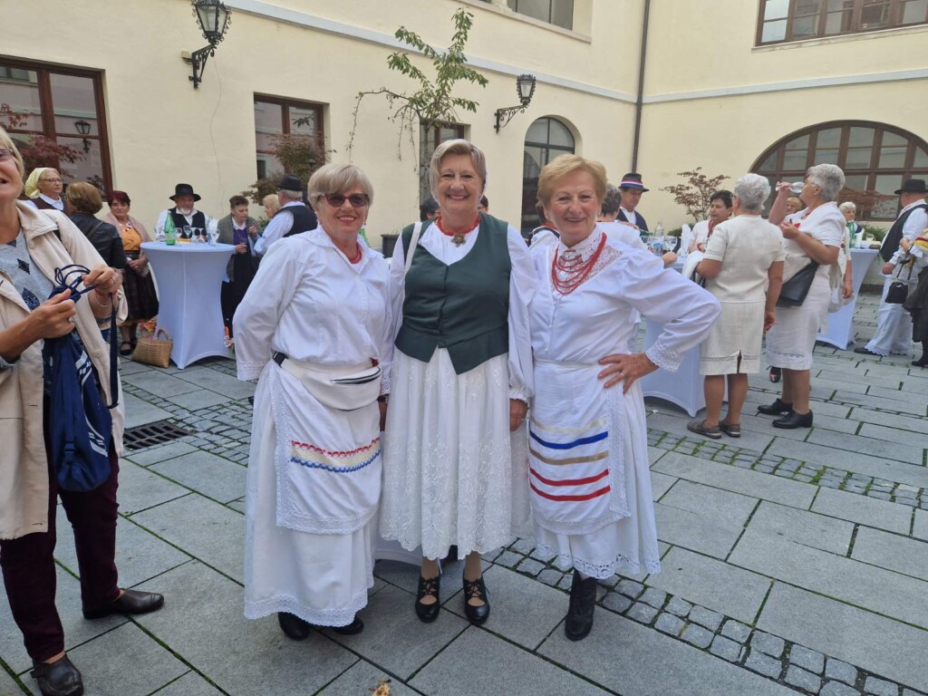 Mimohod_umirovljenika (12)