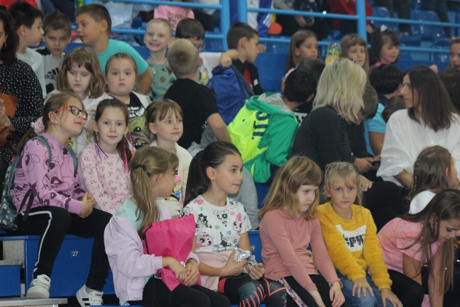 Najmlađi Križevčani kroz edukativnu predstavu učili o prvim koracima u prometu (5)