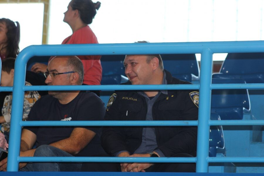 Najmlađi Križevčani kroz edukativnu predstavu učili o prvim koracima u prometu (7)