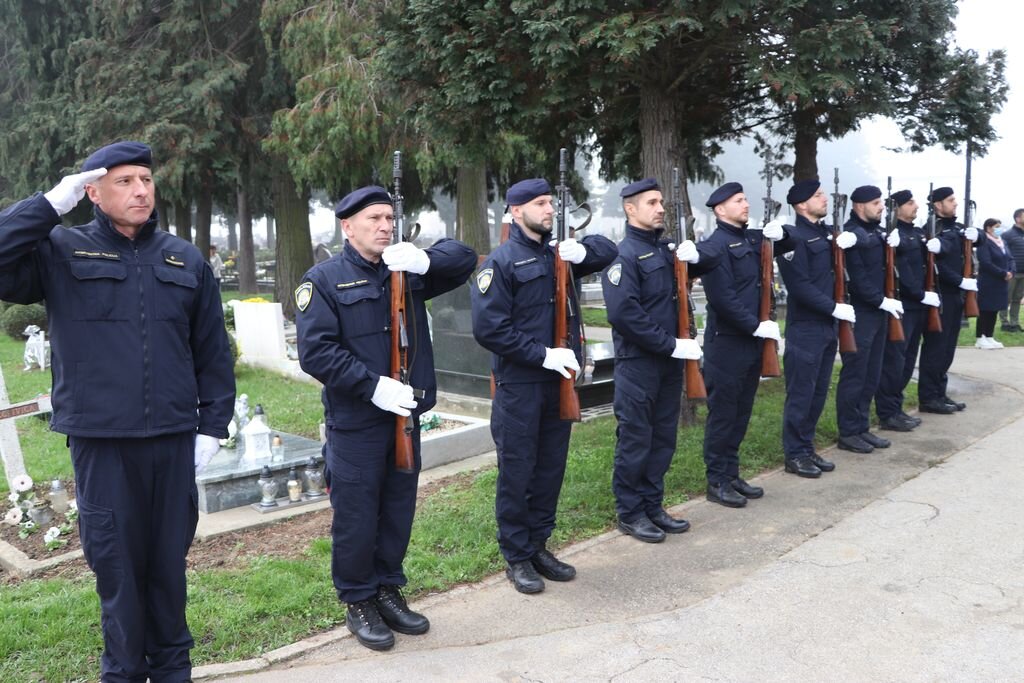 Polaganje_vijenaca_Kriz_zivota_16