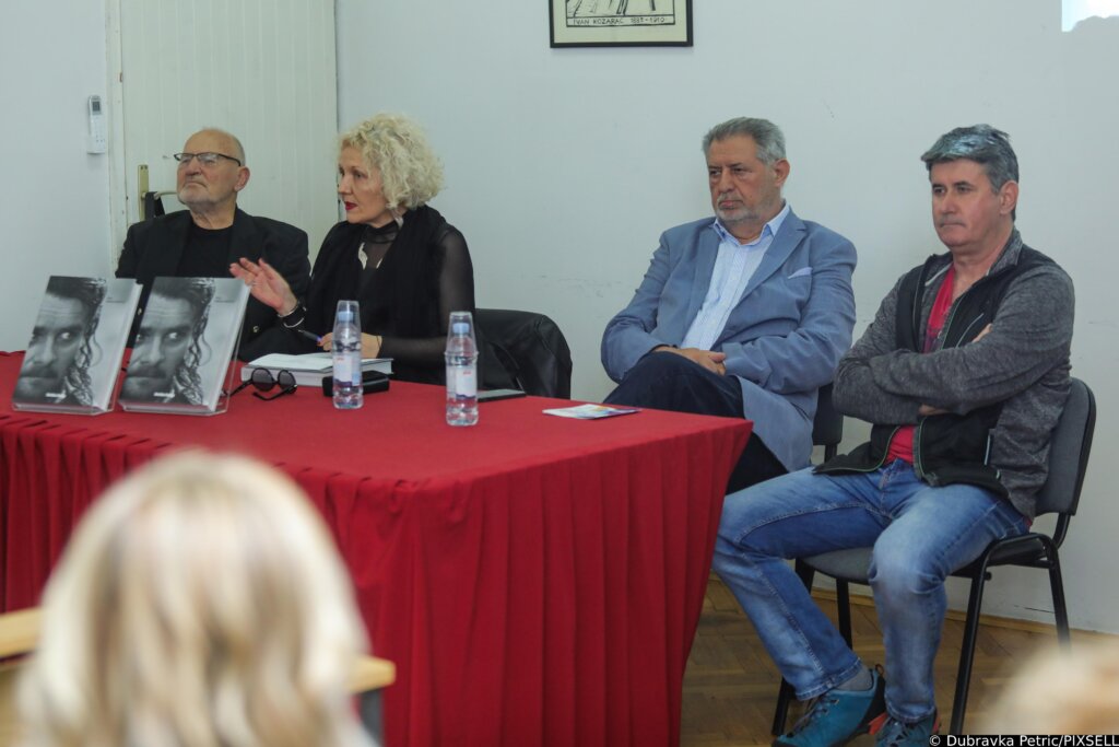 Vinkovci: Predstavljanje monografije ''Ivo Gregurević'' objavljene u izdanju Školske knjige