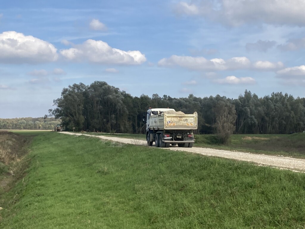 Uređuju nasip do čazmanskih ‘Plitvica’