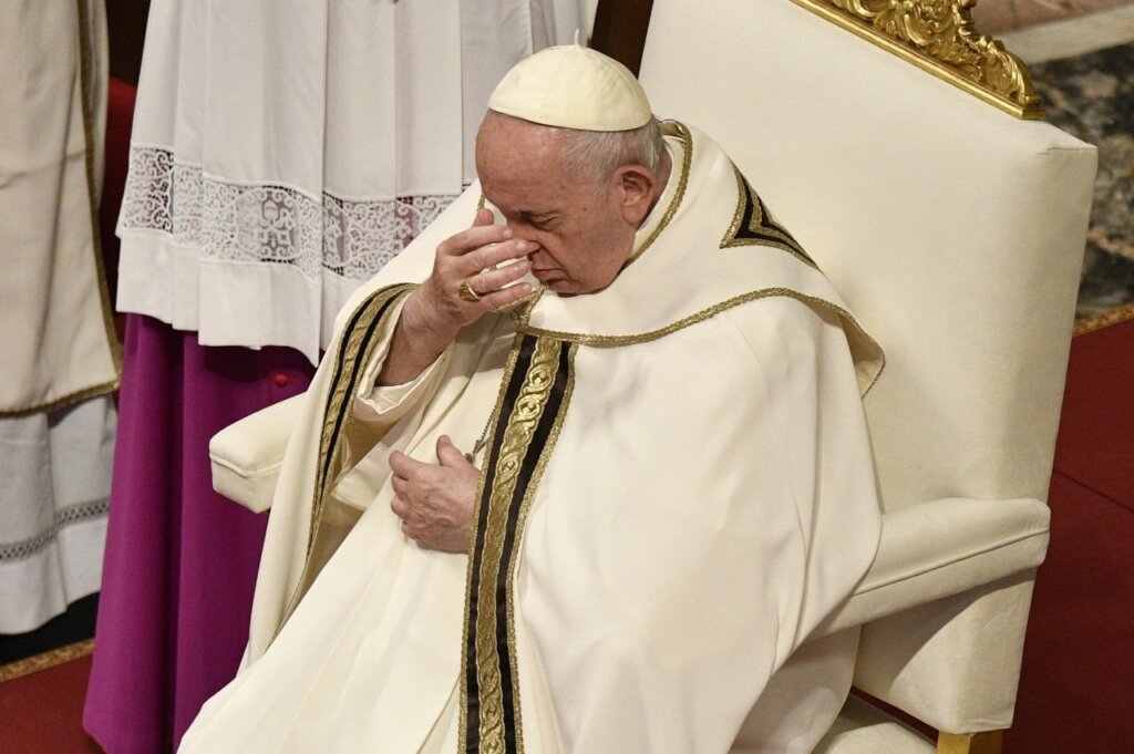 Papa morao prekinuti govor, napao ga bronhitis