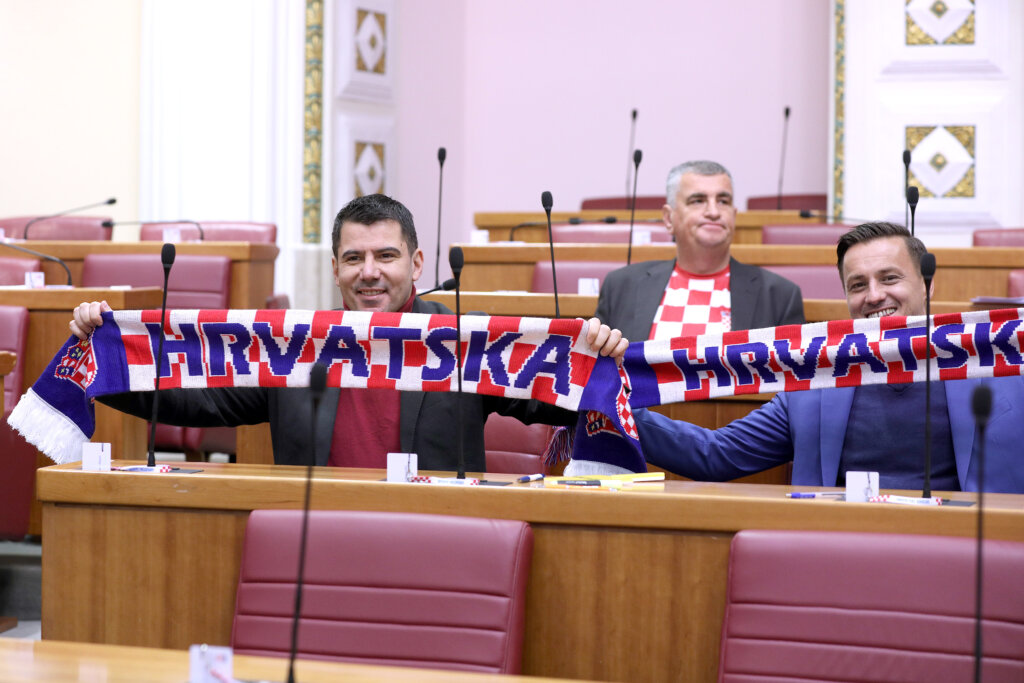 Zagreb: Zastupnici spremni za navijanje