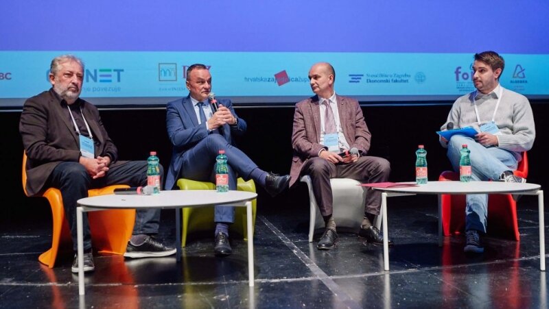 big_ZVDW5UEQ6FJRvSdy12za_800x800-equal