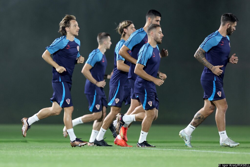 KATAR 2022 - Trening hrvatske nogometne reprezentacije u trening kampu Al Ersal 3 u Dohi