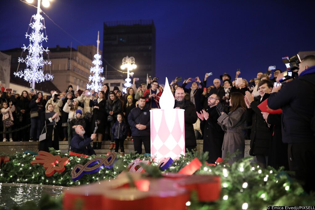 Paljenje Prve Adventske Svije?e Kod Manduevca U Sklopu Otvorenja Adventa U Zagrebu