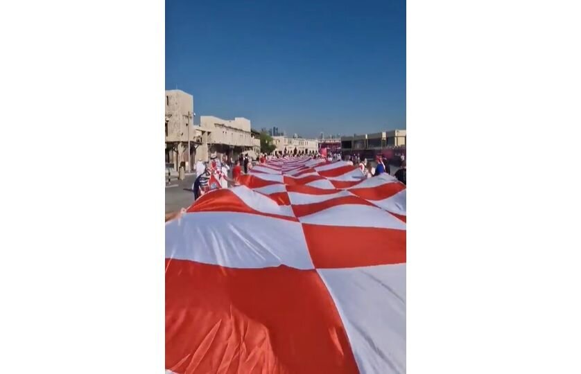 [VIDEO] SP KATAR Hrvatski navijači razvili najveću zastavu