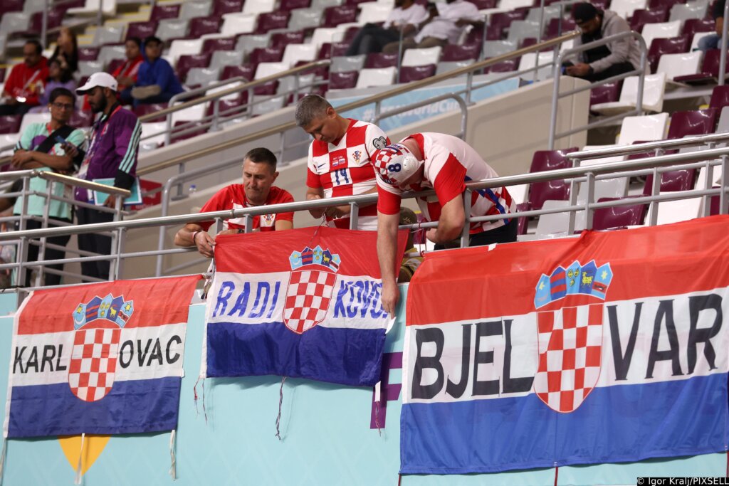 Uoči utakmice na Khalifi zastave Bjelovar, Karlovac…