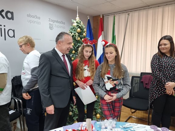 20221213_102642.jpg__648x432_q85_subsampling-2