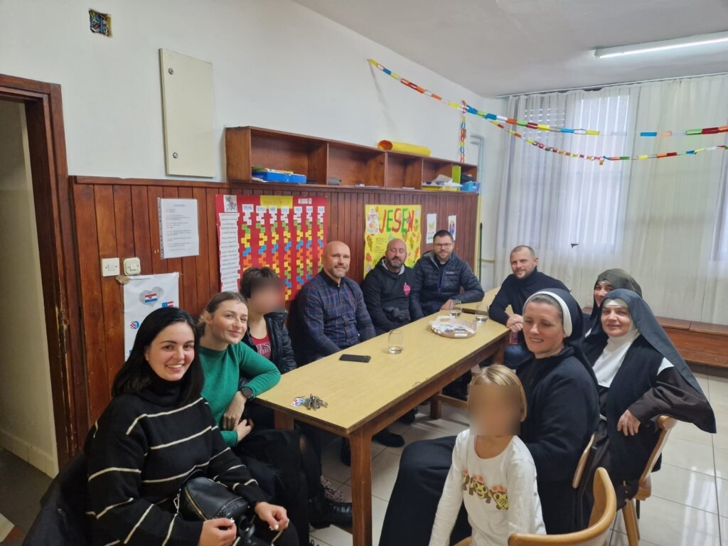 Alan Hržica i Zajednica Srca Isusova darovali Dječji dom Sv. Marko Križevčanin (2)