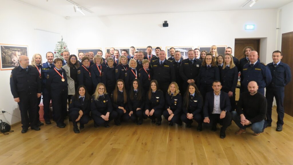 Župan Posavec i gradonačelnica Cividini primili najbolje vatrogaskinje i vatrogasce