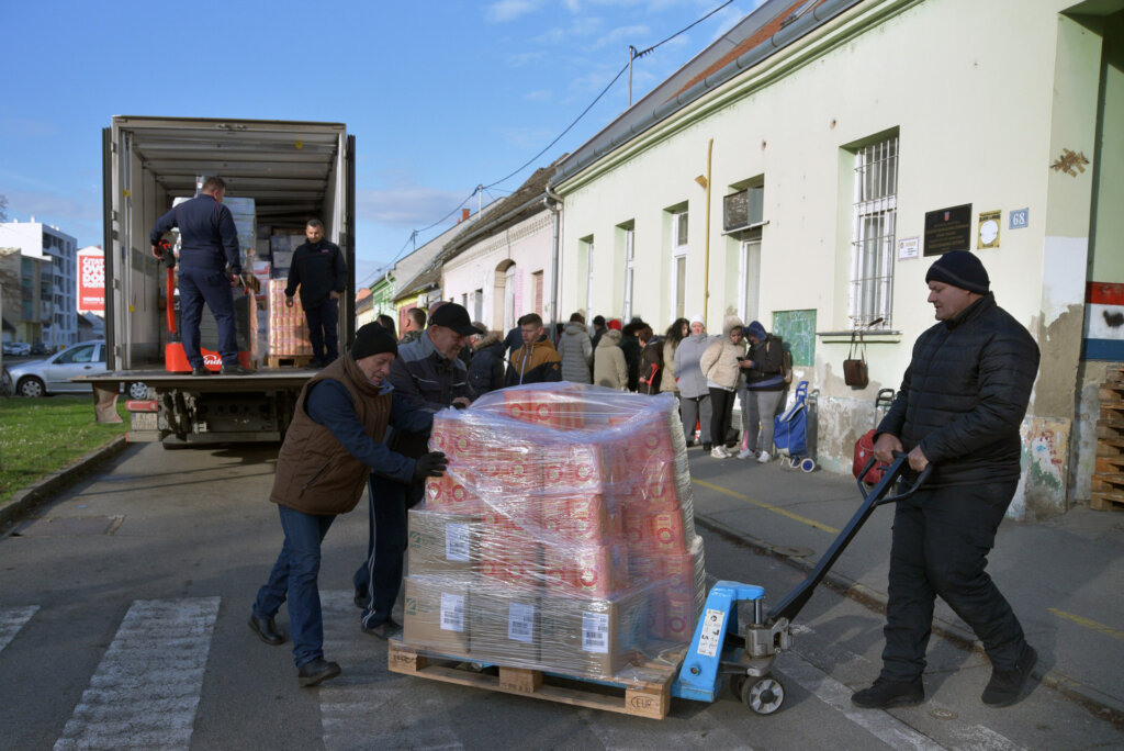Podravka socijalnim samoposlugama diljem Hrvatske donirala hranu u vrijednosti 750.000 kuna_9