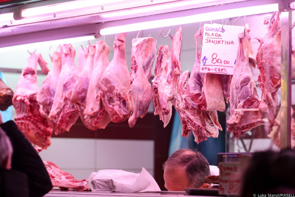 [VIDEO] Građani šokirani cijenama: Janjetina po 17 eura, pa jel’ to normalno?