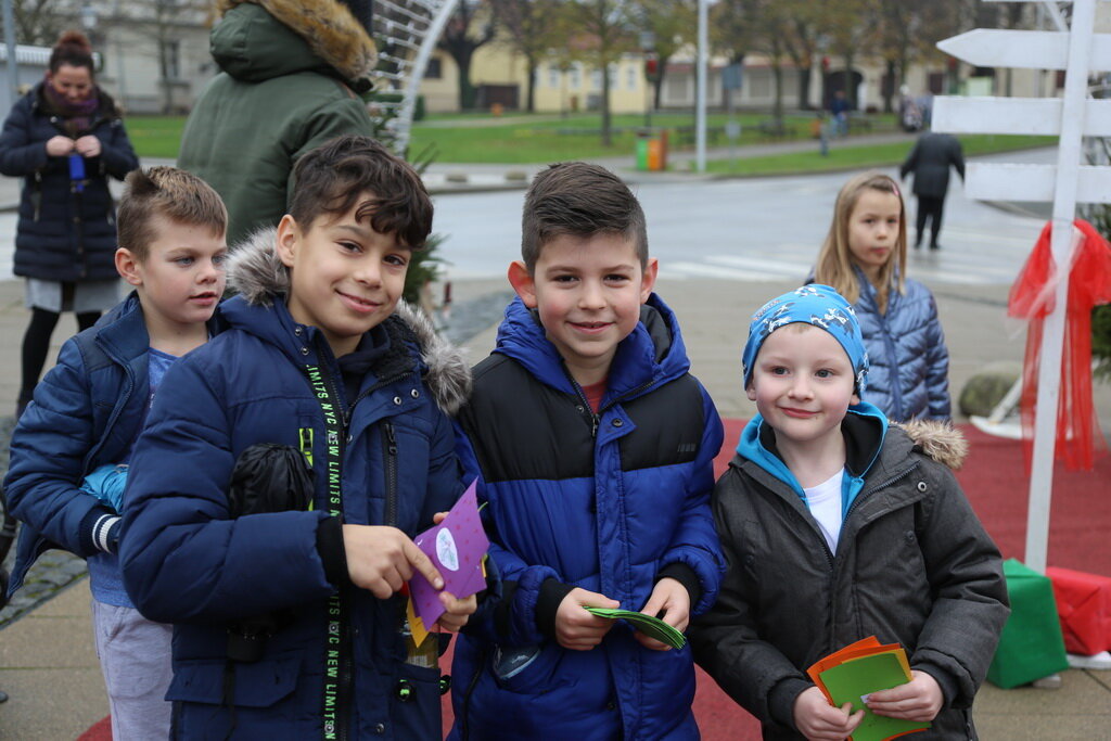 petak-advent-kicenje-borova-07