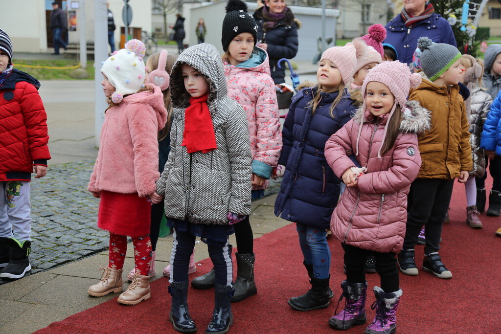 petak-advent-kicenje-borova-13