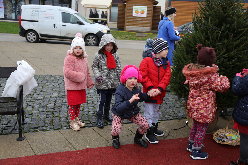 petak-advent-kicenje-borova-15