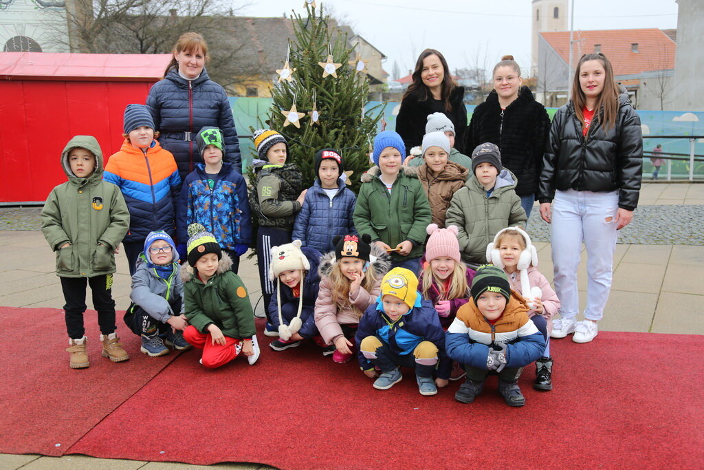 petak-advent-kicenje-borova-18