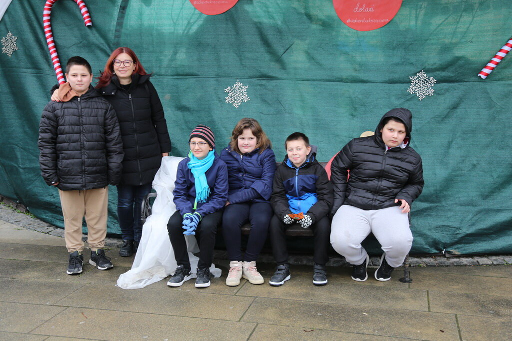 petak-advent-kicenje-borova-19