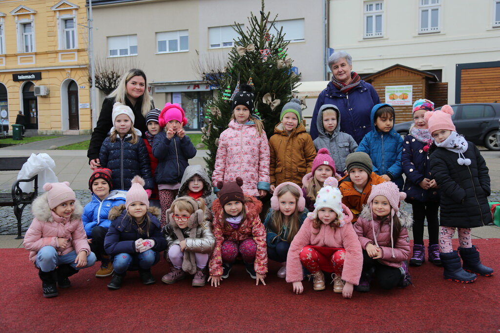 petak-advent-kicenje-borova-23