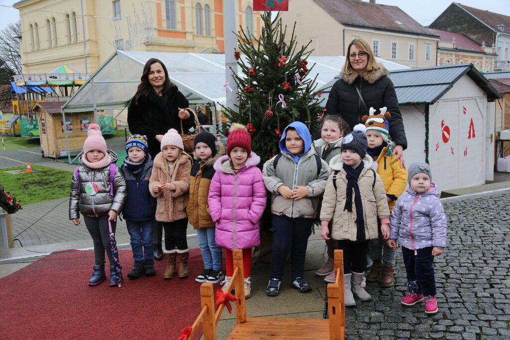 petak-advent-kicenje-borova-29