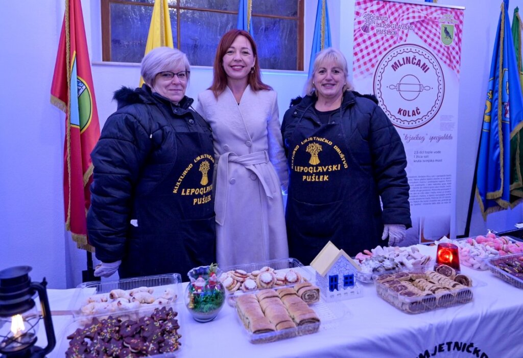 sajam_kolaca_advent_zupanijska_palaca_2022 (14)