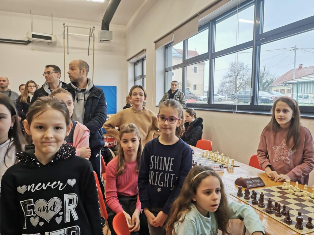 327874500_1133478260672982_3196407185312255408_n