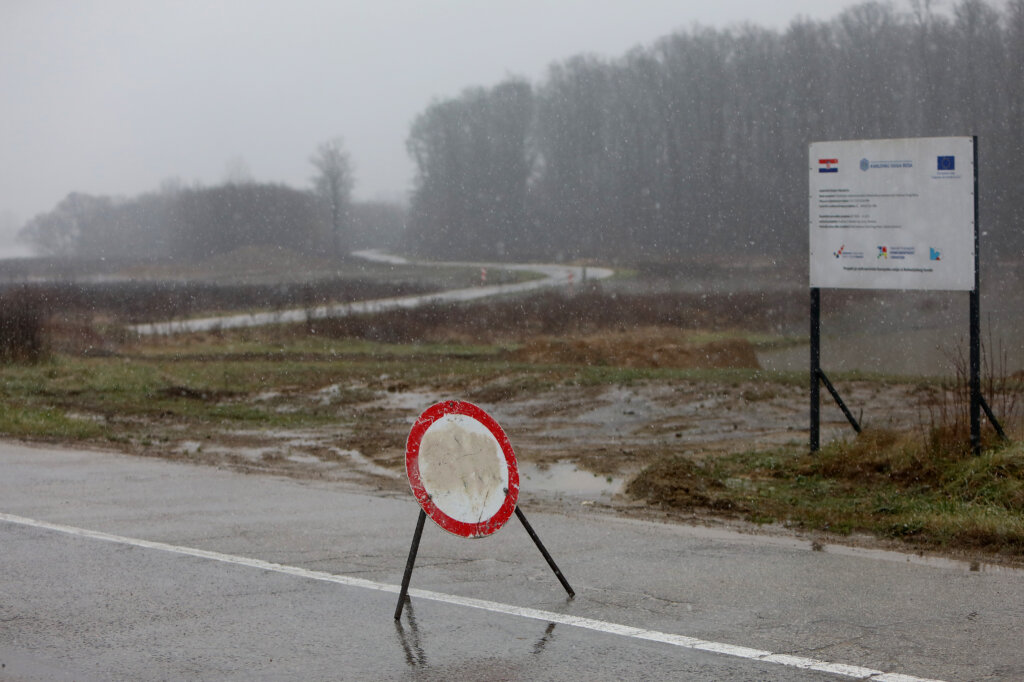 Na području grada Gospića dvije ceste zatvorene za promet