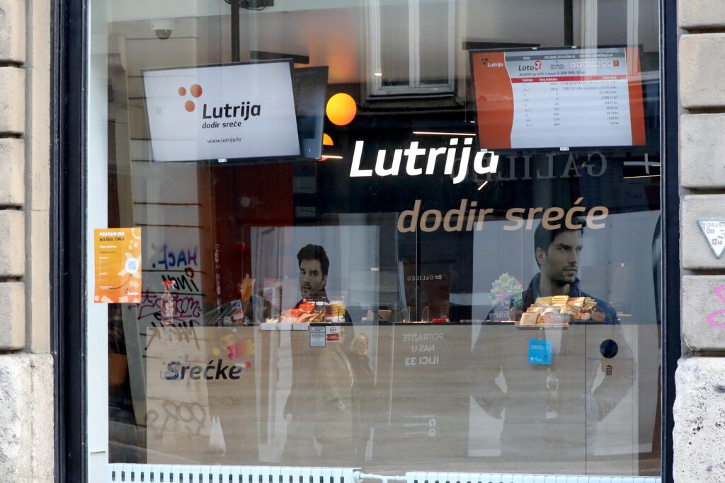 U Skladu S Odlukom Stožera Civilne Zaštite Hrvatska Poštanska Banka I Hrvatska Lutrija Više Nemaju Obvezu Provjere Covid Potvrda