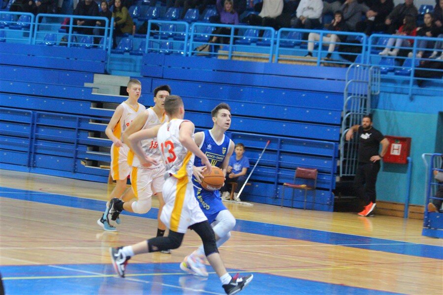 kosarka radnik kadeti 09