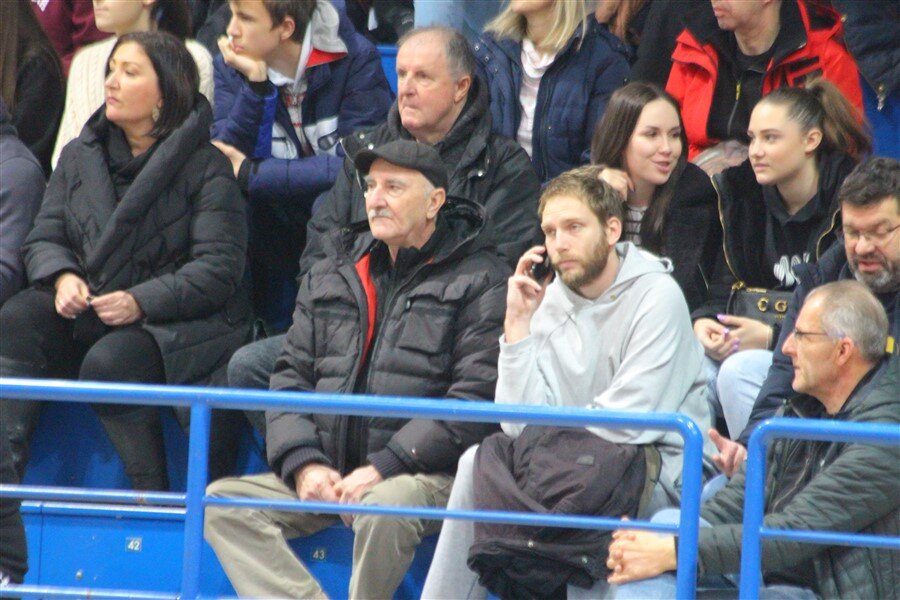 kosarka radnik kadeti 16