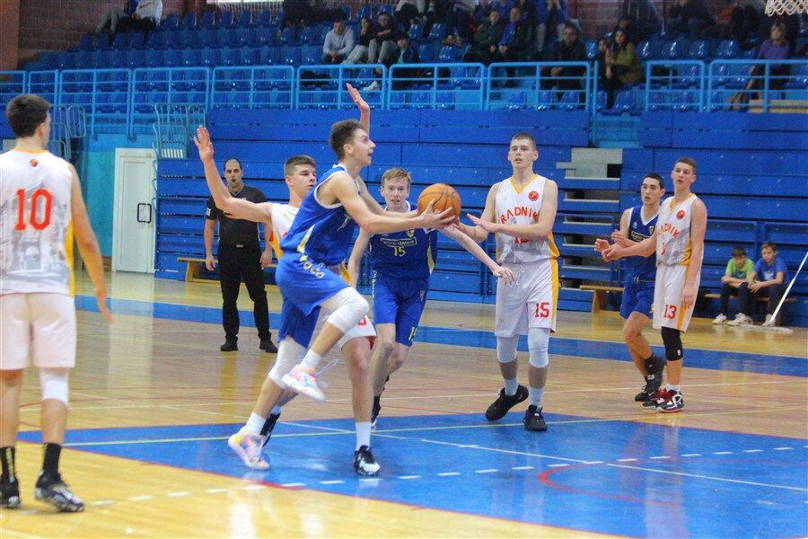 kosarka radnik kadeti 17