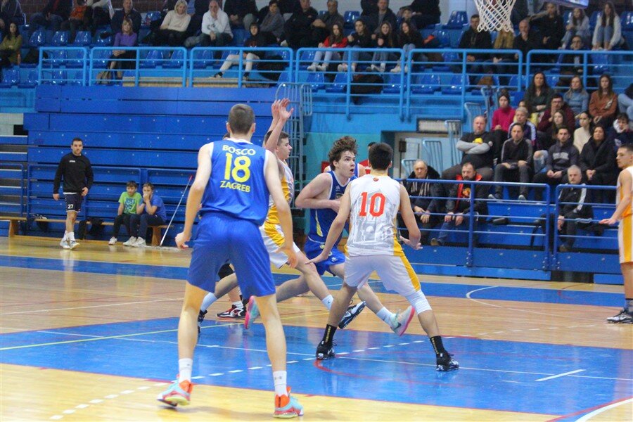 kosarka radnik kadeti 24