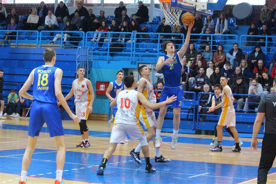 kosarka radnik kadeti 25