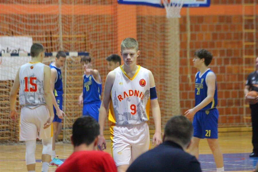 kosarka radnik kadeti 27