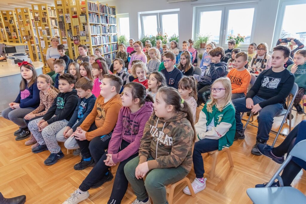 330783861_1234622290801140_2965519038019349169_n